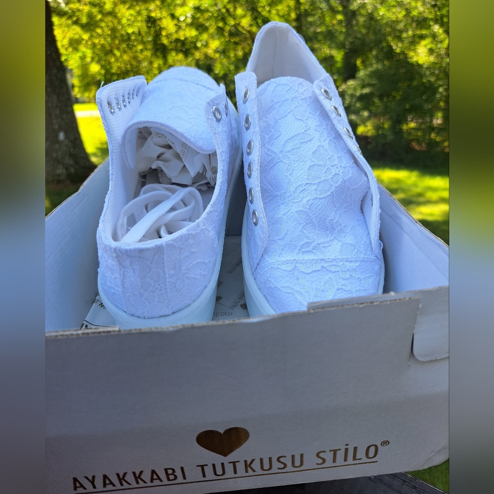 White Lace Sports Bridal Shoes Sz 9